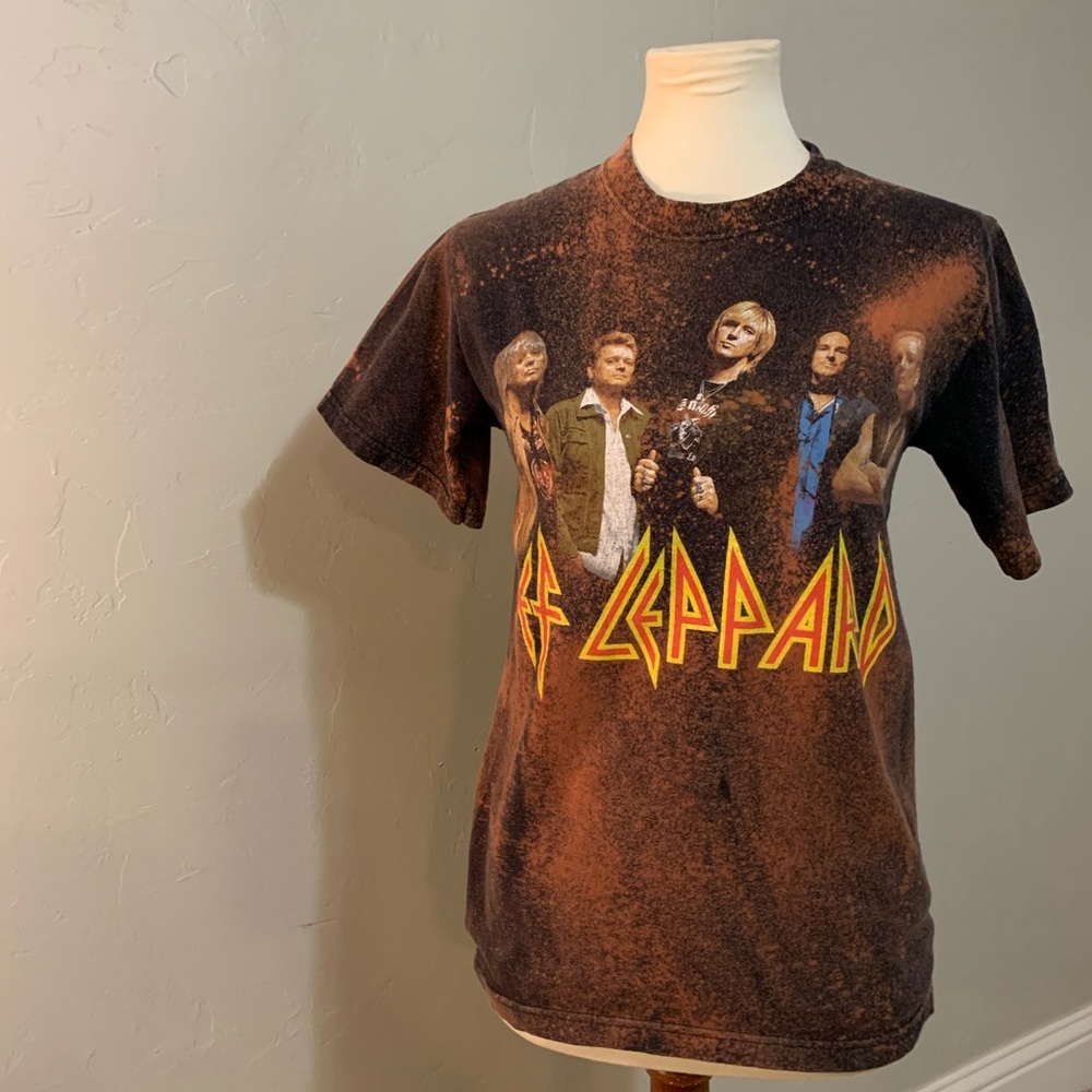 Def Leppard band tee